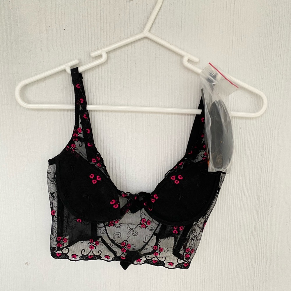 RARE Black lace bra with flowers